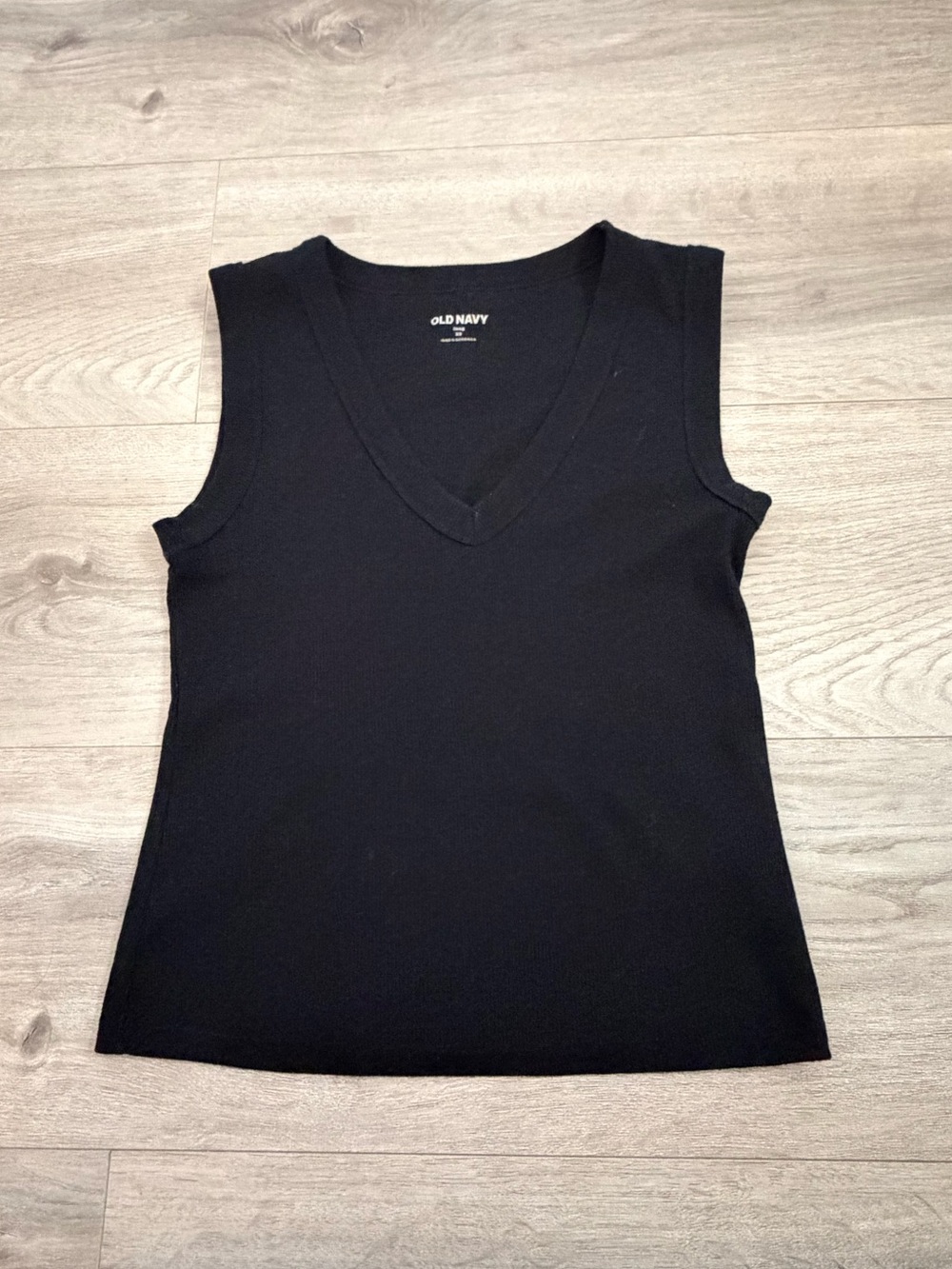 Old Navy Black V-Neck Sleeveless Tank Top